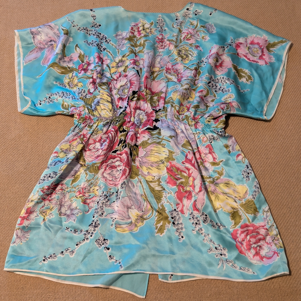 Cabi Silk Blue Pink Floral Patterned Kimono Style Shirt - Picture 16 of 16